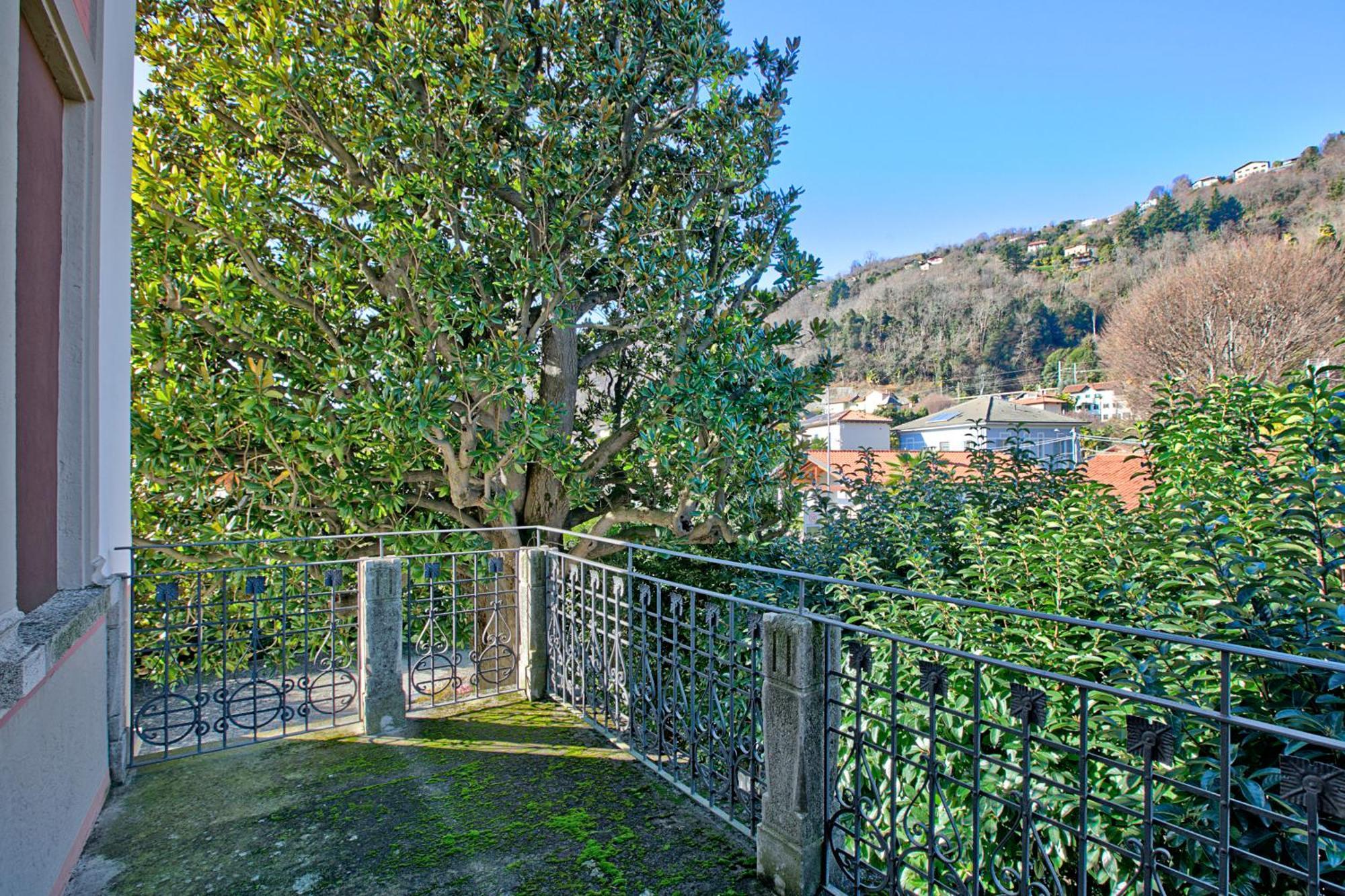 Villa Jejia- Pool And Garden Леза Екстериор снимка